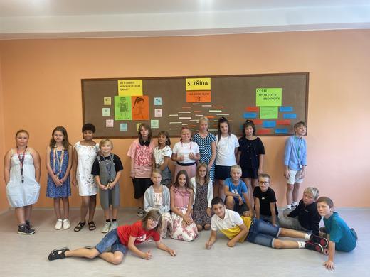 třídní fotka (1. školní den - 2.9. 2024).jpeg, 520x390, 32.34 KB